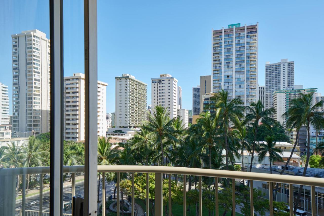 Outrigger Waikiki Paradise Hotel Honolulu Exterior photo