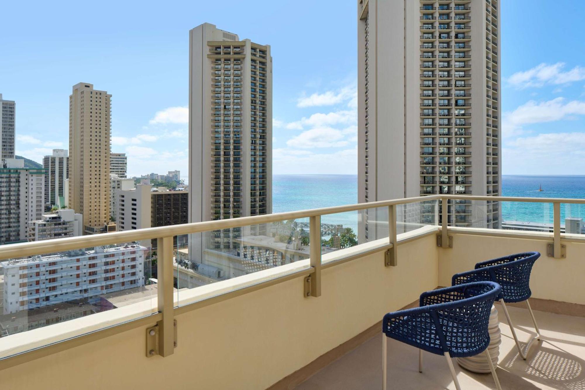 Outrigger Waikiki Paradise Hotel Honolulu Exterior photo